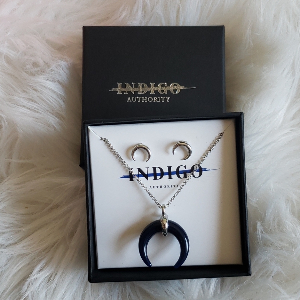Indigo Authority Crescent Horn Jewelry Set